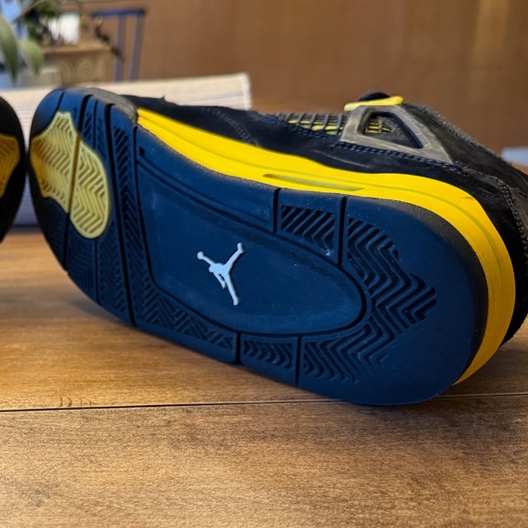 Jordan 4 Retro Thunder - - Picture 8 of 8